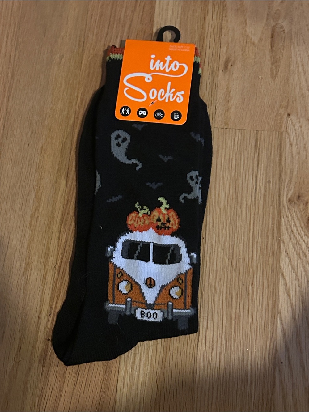 IntoSocks Men's Black Halloween Pumpkin Van Crew Socks